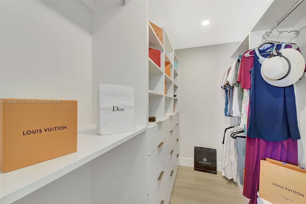 3370 Hidden Bay Dr, Unit 812, Aventura, FL 33180 Photo