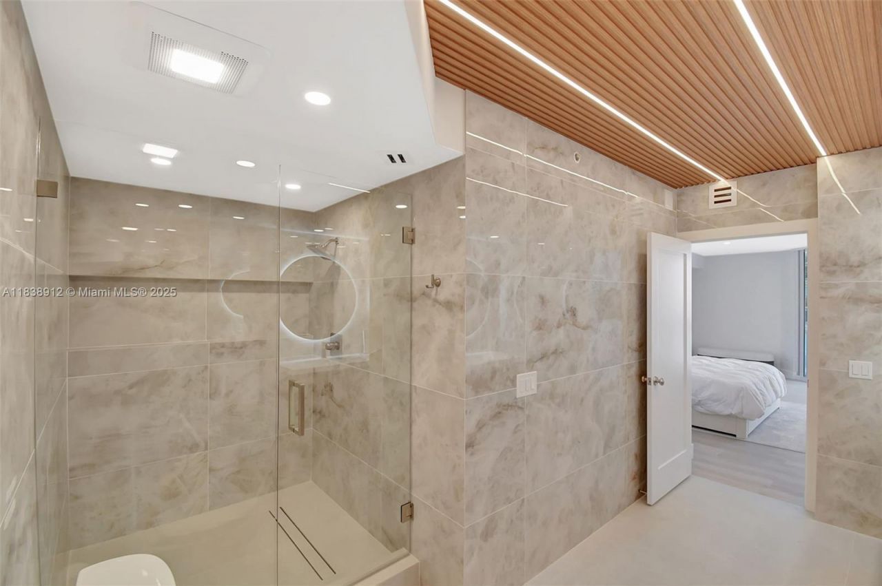 3370 Hidden Bay Dr, Unit 812, Aventura, FL 33180 Photo