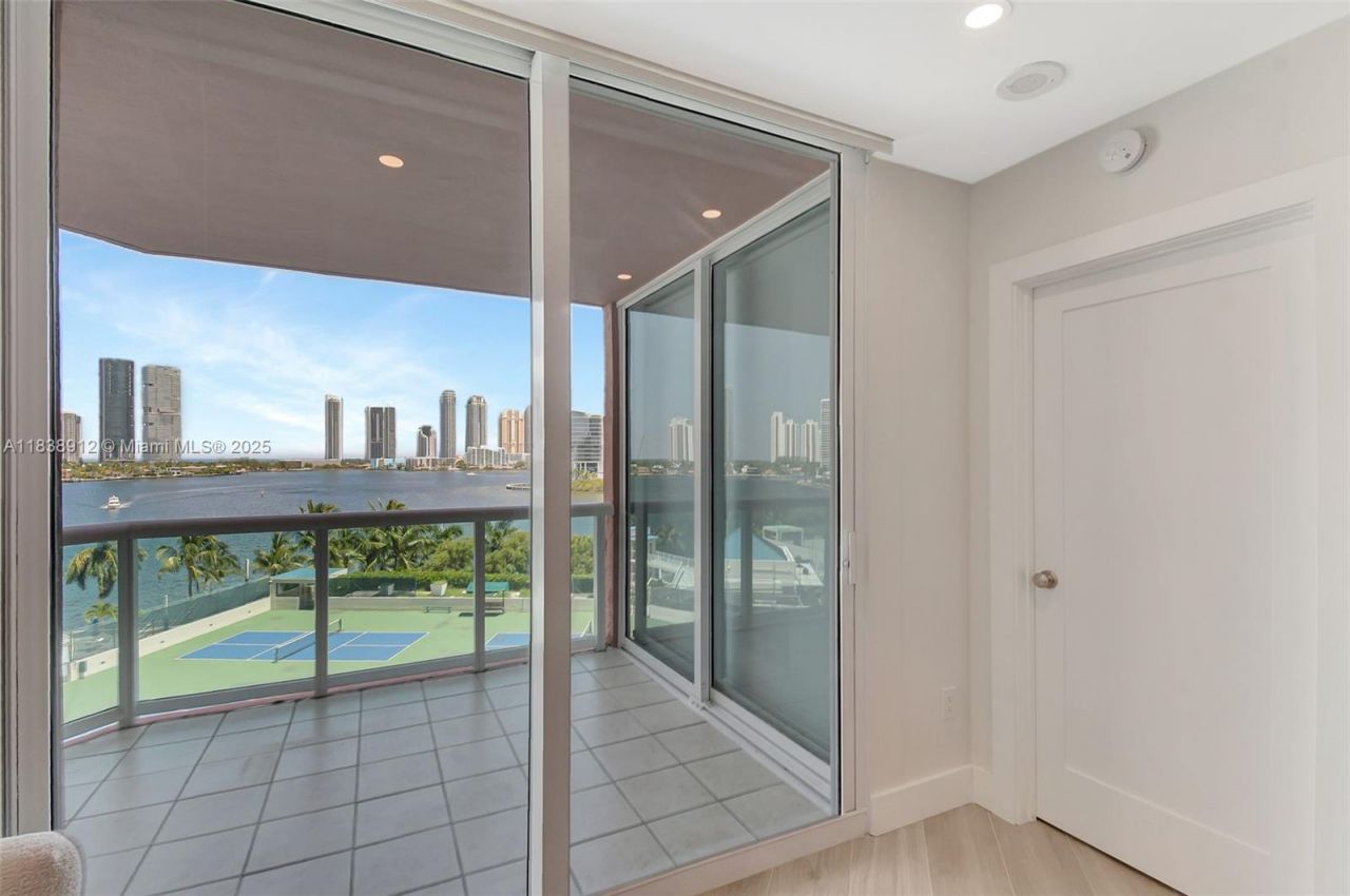 3370 Hidden Bay Dr, Unit 812, Aventura, FL 33180 Photo