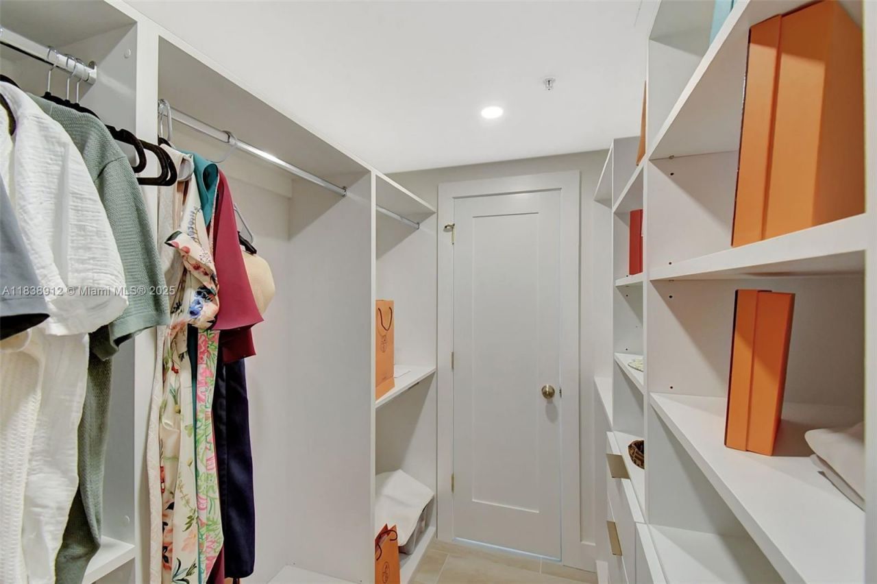 3370 Hidden Bay Dr, Unit 812, Aventura, FL 33180 Photo