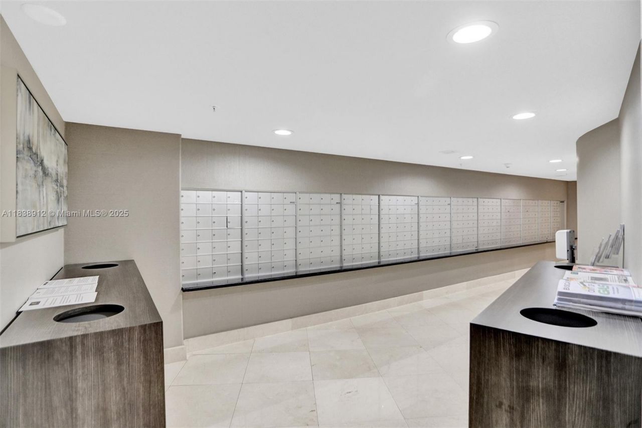 3370 Hidden Bay Dr, Unit 812, Aventura, FL 33180 Photo