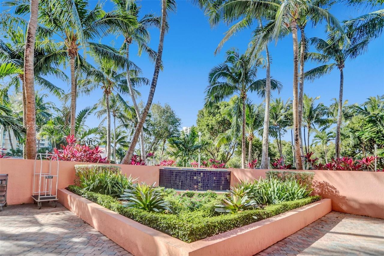 3370 Hidden Bay Dr, Unit 812, Aventura, FL 33180 Photo