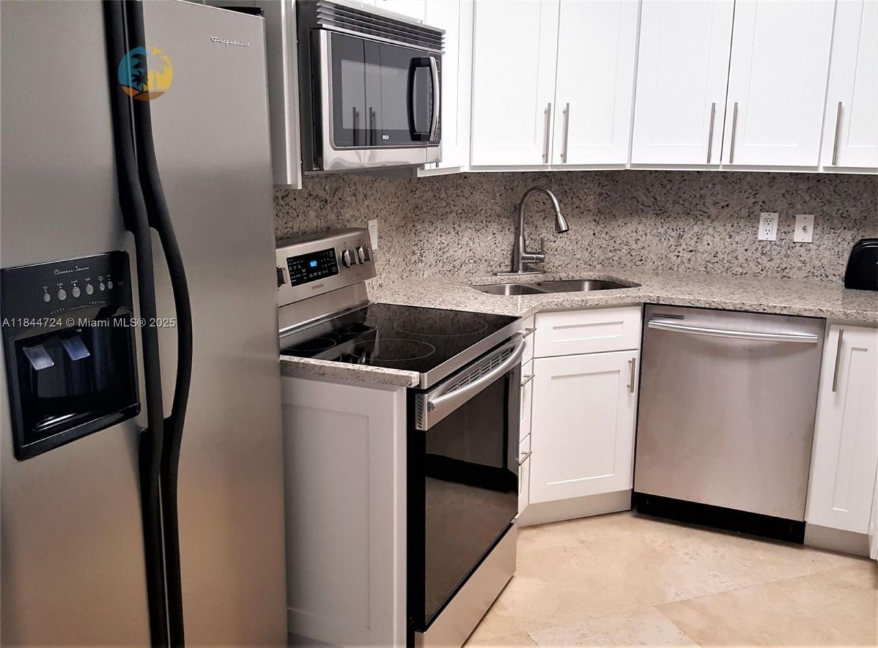 5225 Collins Ave, Unit 510, Miami Beach, FL 33140 Photo