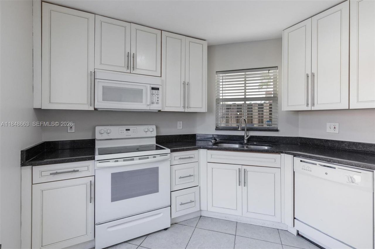 3310 Indian Key Blvd, Margate, FL 33063 Photo