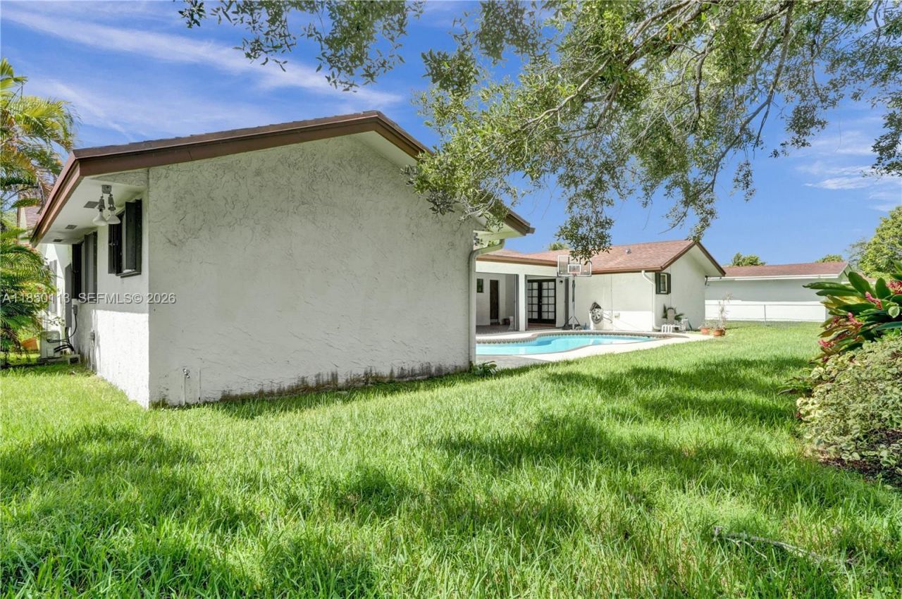 9461 SW 134th St, Miami, FL 33176 Photo