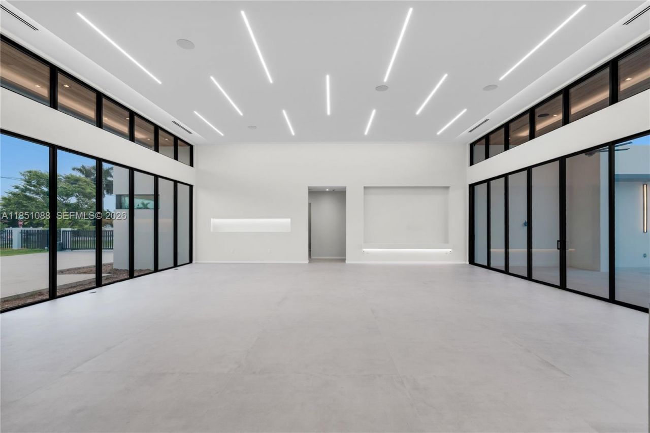 12190 NW 6th St, Miami, FL 33182 Photo