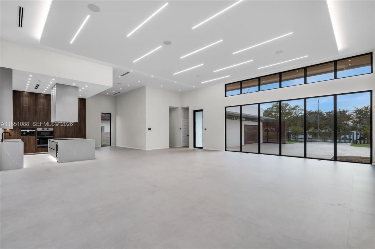 12190 NW 6th St, Miami, FL 33182 Photo