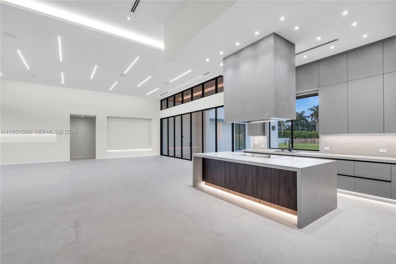 12190 NW 6th St, Miami, FL 33182 Photo