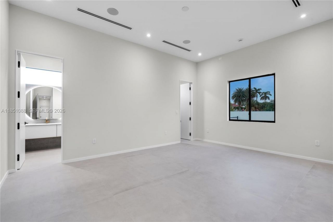 12190 NW 6th St, Miami, FL 33182 Photo