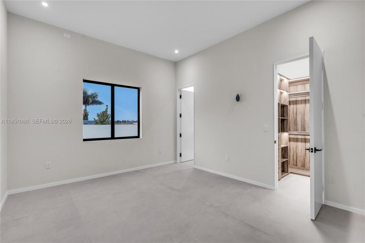 12190 NW 6th St, Miami, FL 33182 Photo