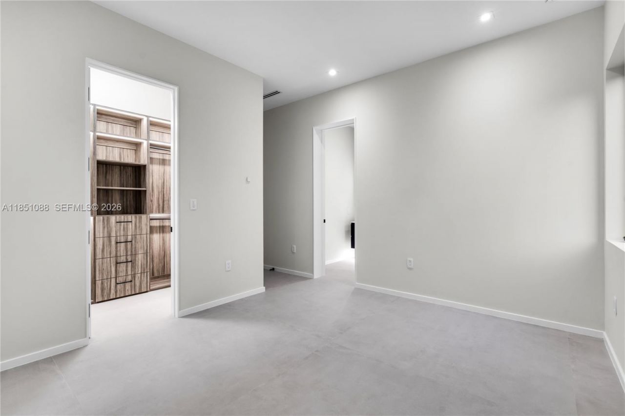 12190 NW 6th St, Miami, FL 33182 Photo