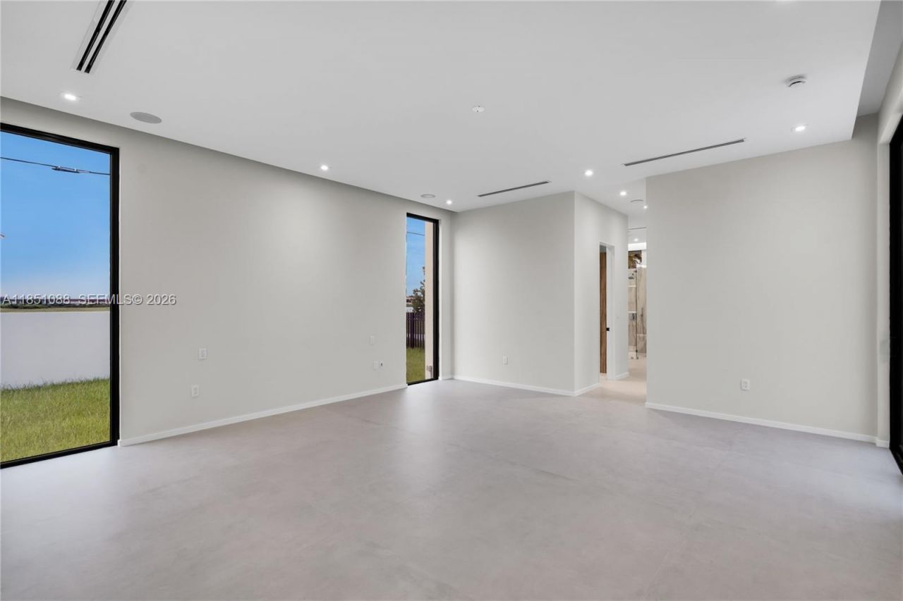 12190 NW 6th St, Miami, FL 33182 Photo