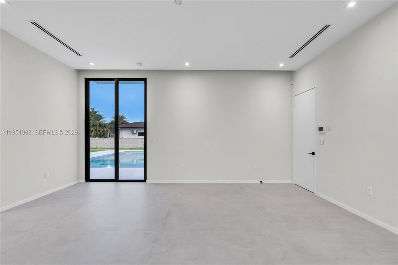 12190 NW 6th St, Miami, FL 33182 Photo