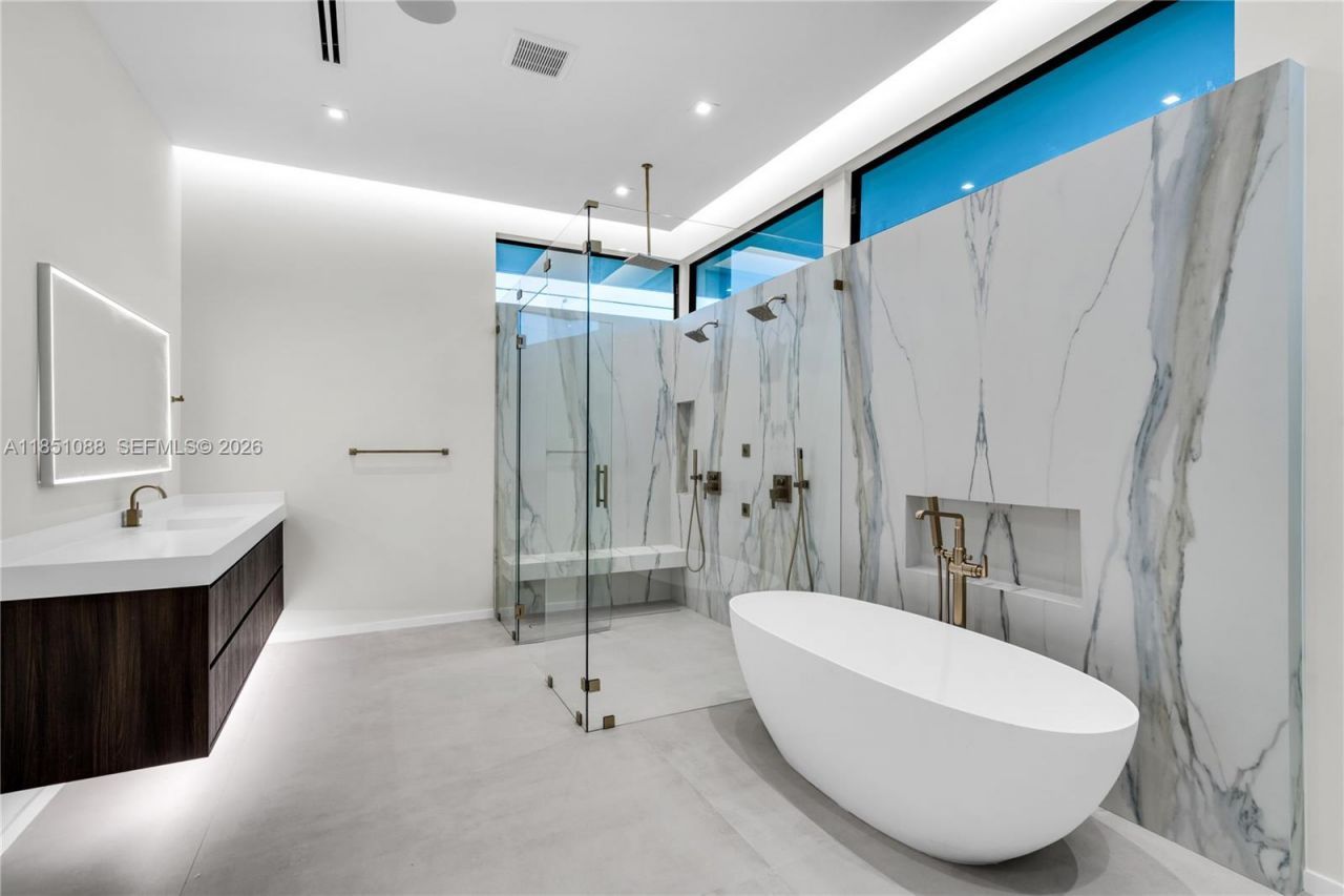 12190 NW 6th St, Miami, FL 33182 Photo