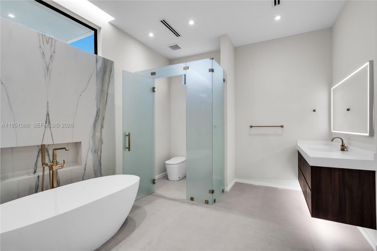 12190 NW 6th St, Miami, FL 33182 Photo