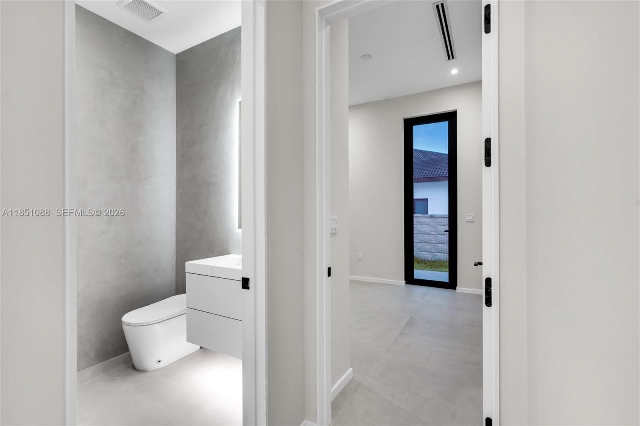 12190 NW 6th St, Miami, FL 33182 Photo