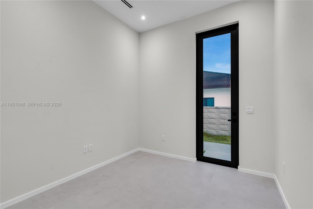 12190 NW 6th St, Miami, FL 33182 Photo