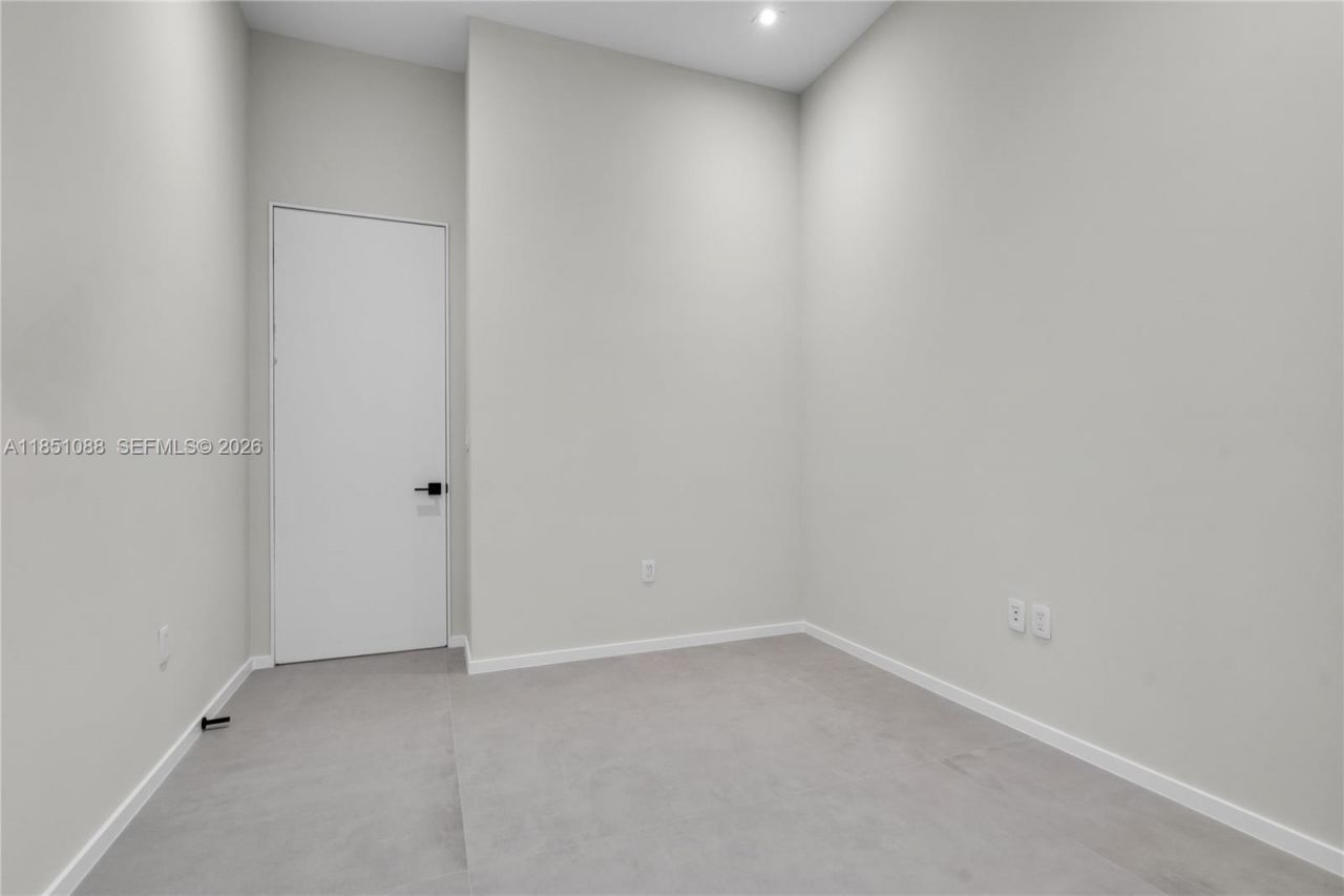 12190 NW 6th St, Miami, FL 33182 Photo