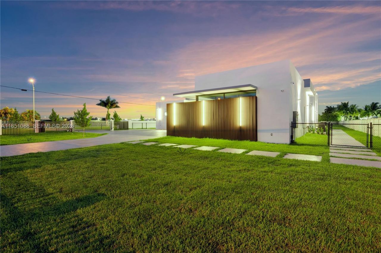 12190 NW 6th St, Miami, FL 33182 Photo