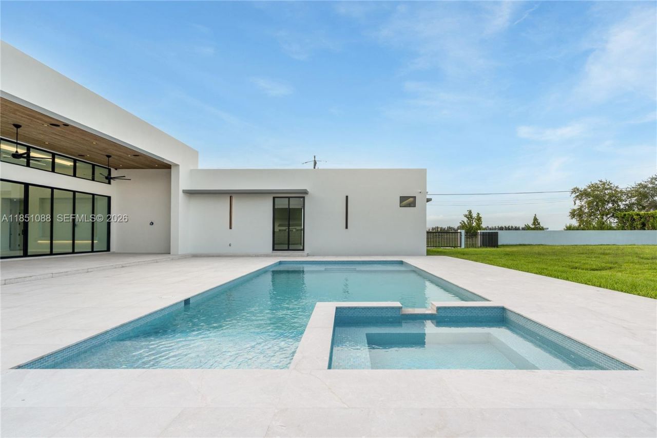 12190 NW 6th St, Miami, FL 33182 Photo