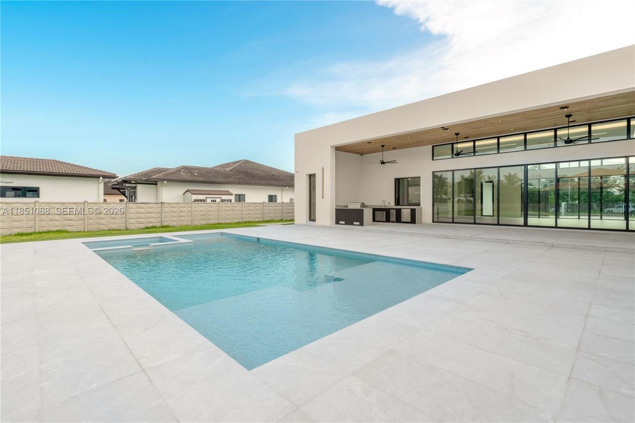 12190 NW 6th St, Miami, FL 33182 Photo