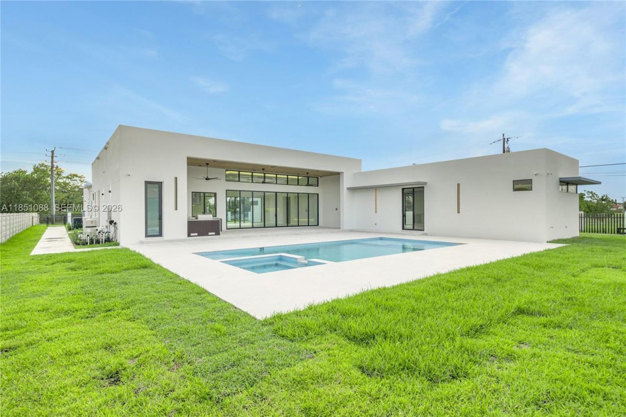 12190 NW 6th St, Miami, FL 33182 Photo