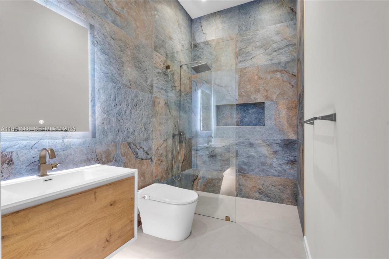 12190 NW 6th St, Miami, FL 33182 Photo