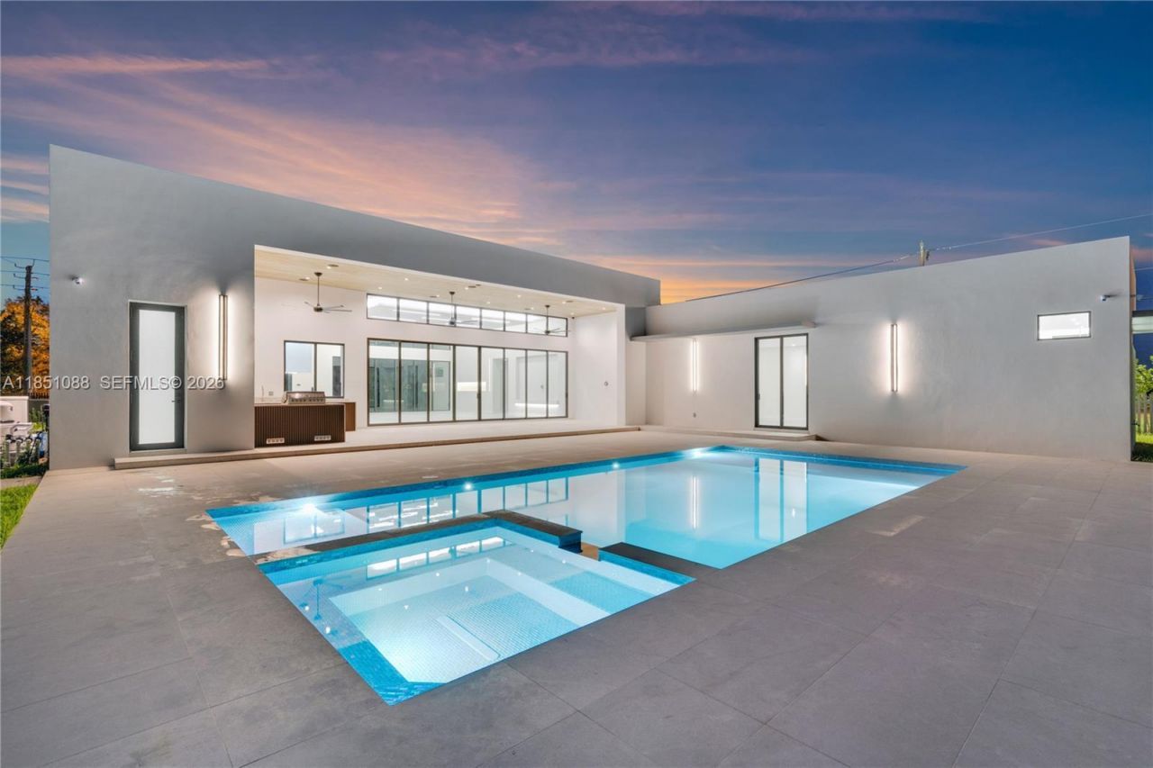 12190 NW 6th St, Miami, FL 33182 Photo