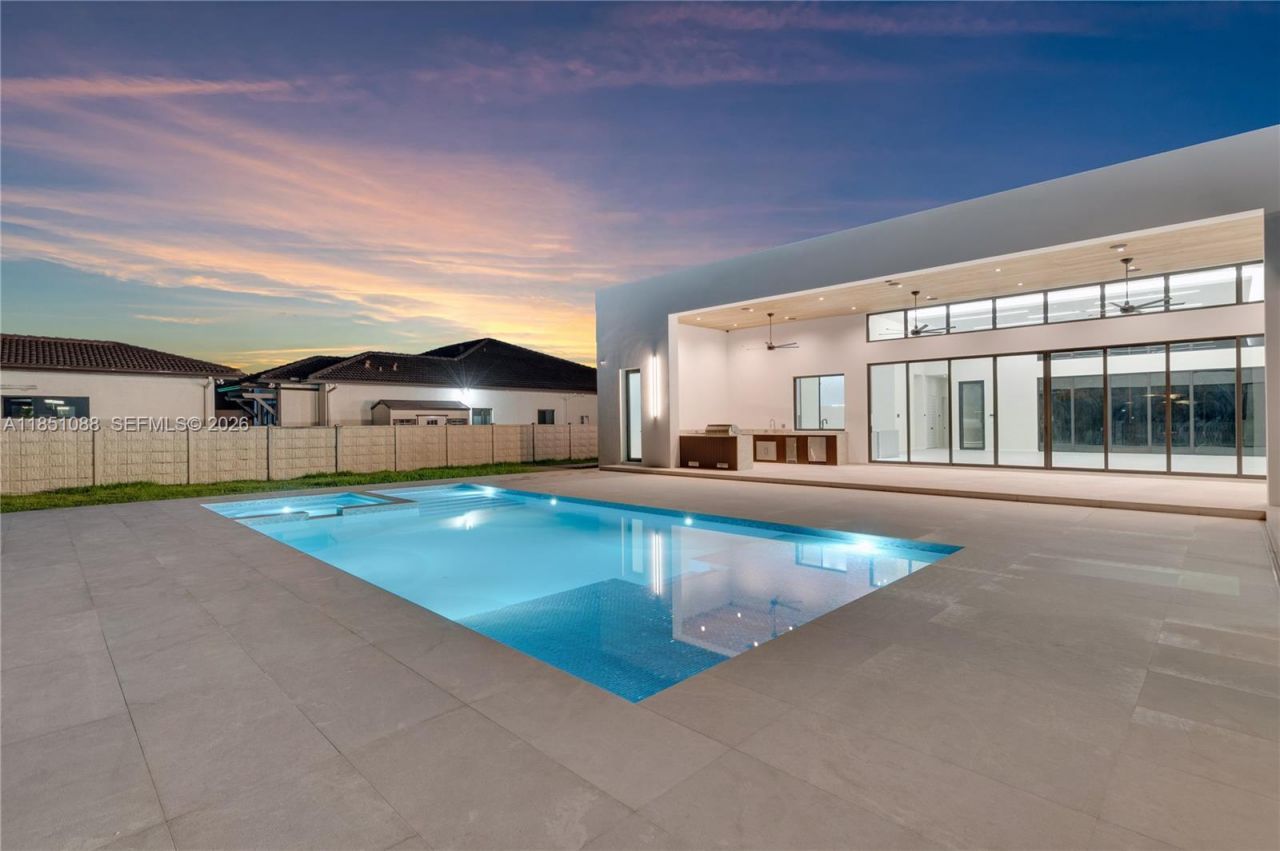 12190 NW 6th St, Miami, FL 33182 Photo