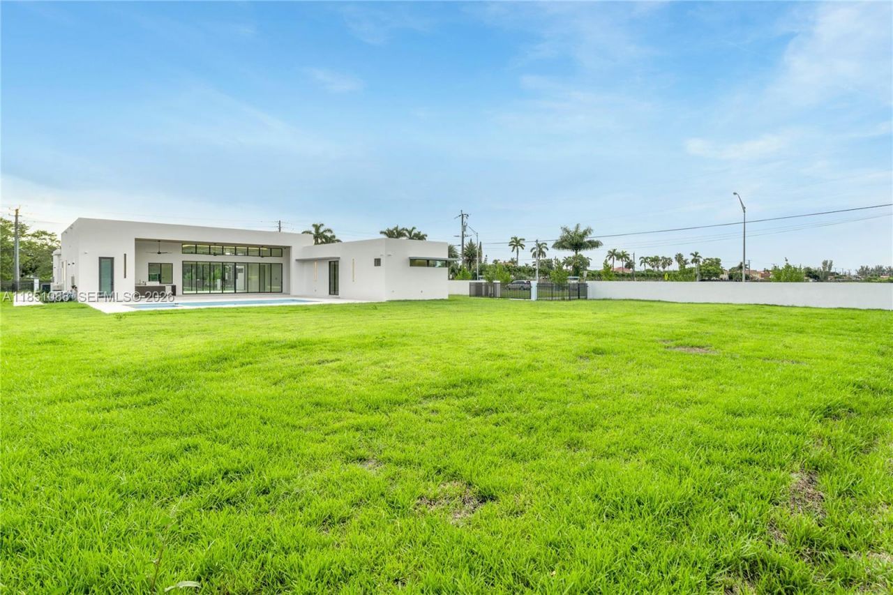 12190 NW 6th St, Miami, FL 33182 Photo