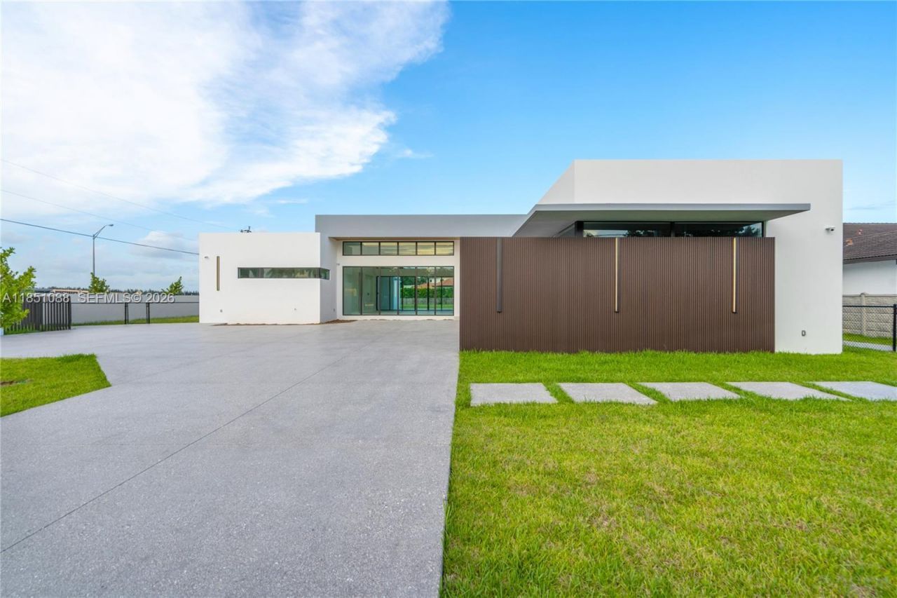 12190 NW 6th St, Miami, FL 33182 Photo