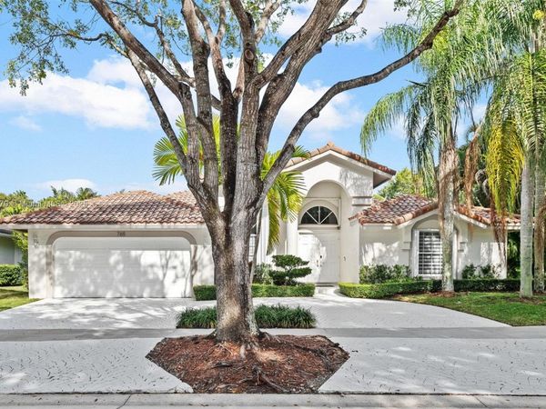 765 Bayside Ln, Weston, FL 33326