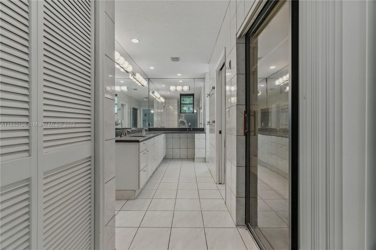 17900 SW 77th Ave, Palmetto Bay, FL 33157 Photo