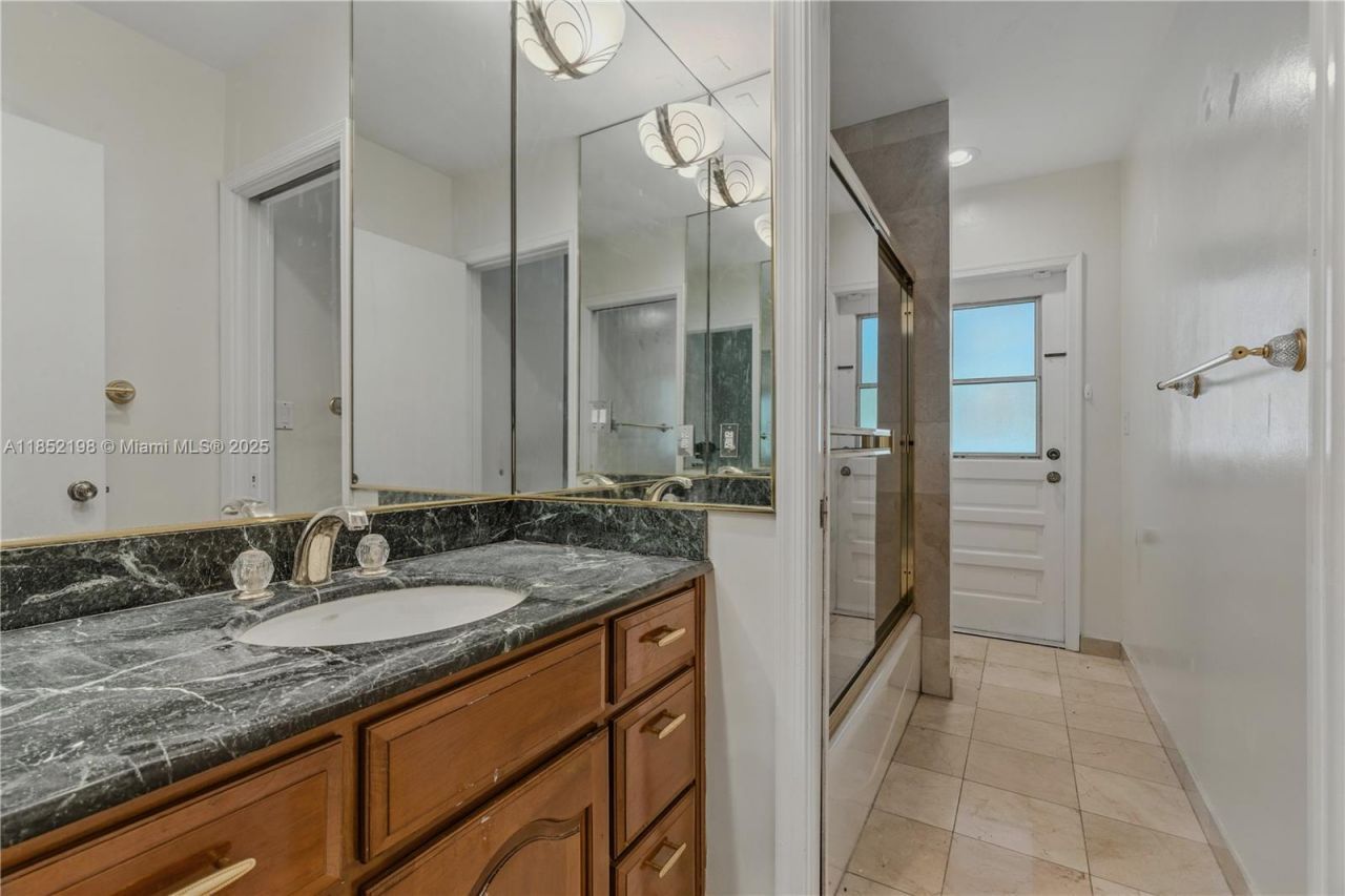 17900 SW 77th Ave, Palmetto Bay, FL 33157 Photo