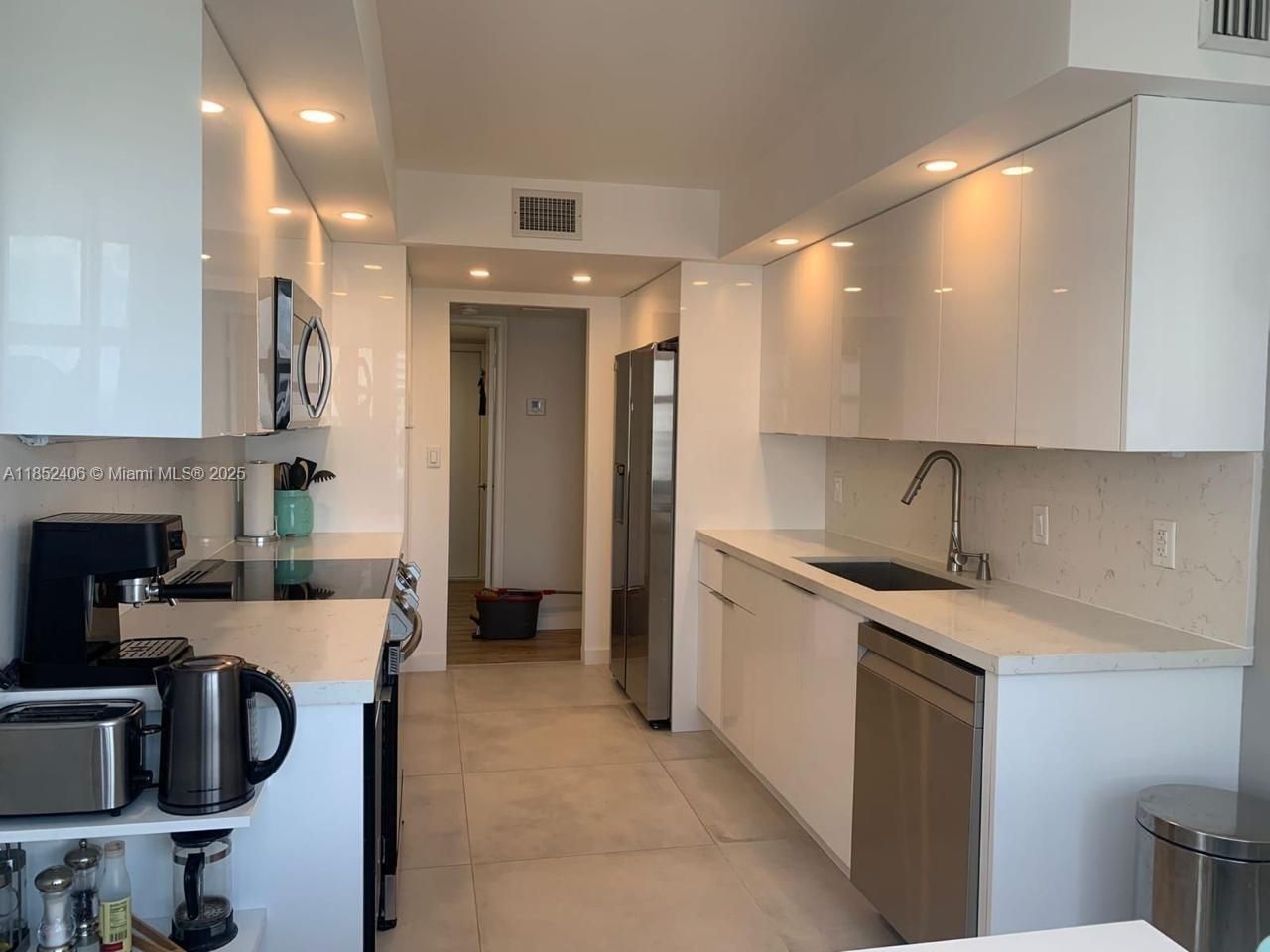 2751 S Ocean Dr, Unit 1406-S, Hollywood, FL 33019 Photo