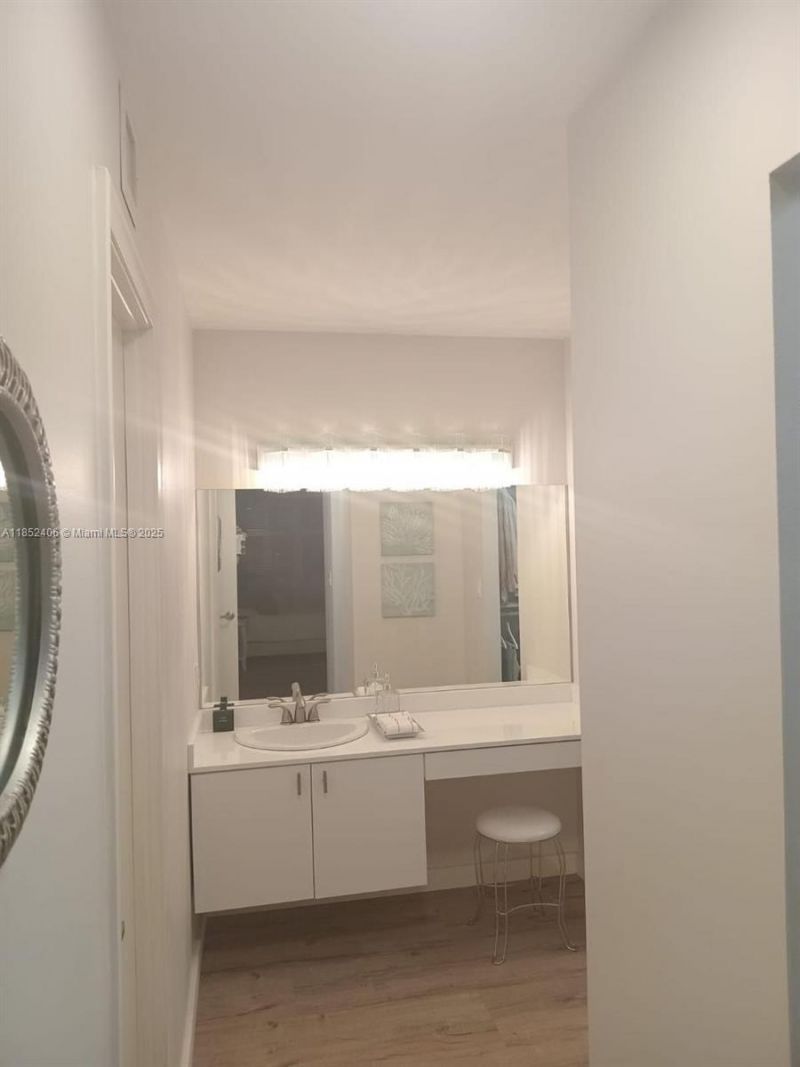 2751 S Ocean Dr, Unit 1406-S, Hollywood, FL 33019 Photo