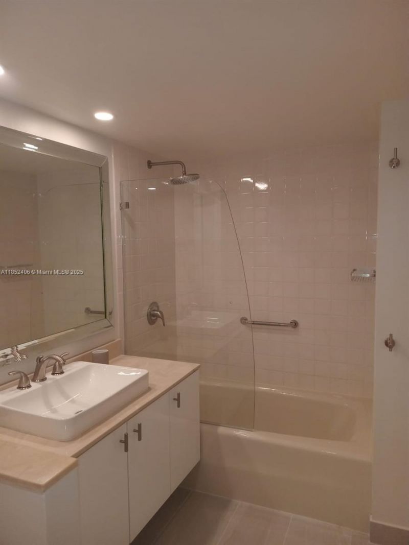 2751 S Ocean Dr, Unit 1406-S, Hollywood, FL 33019 Photo