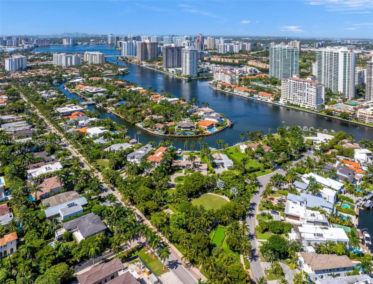 268 S Parkway, Golden Beach, FL 33160 Photo