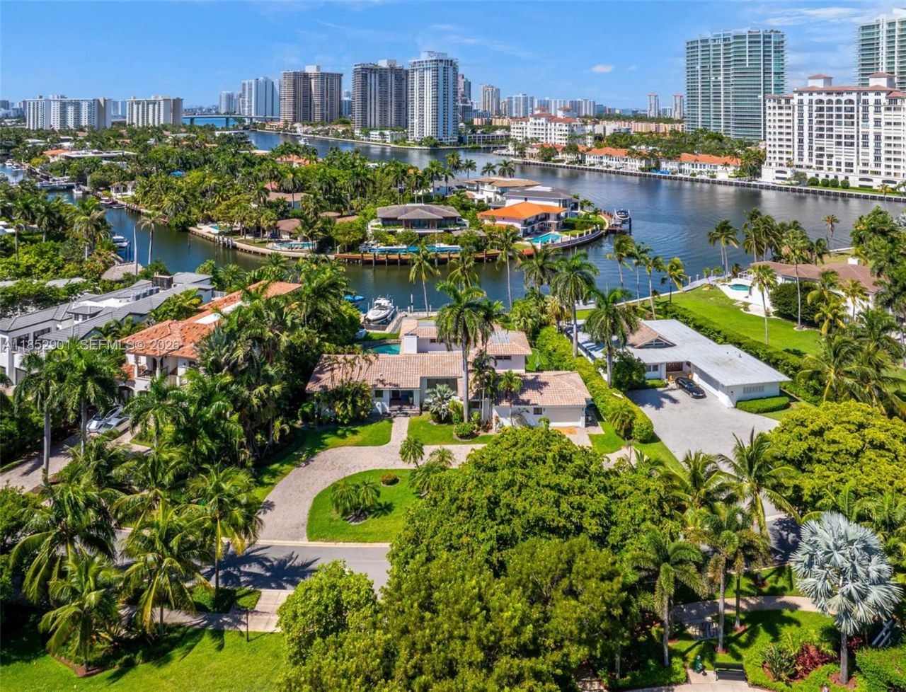 268 S Parkway, Golden Beach, FL 33160 Photo