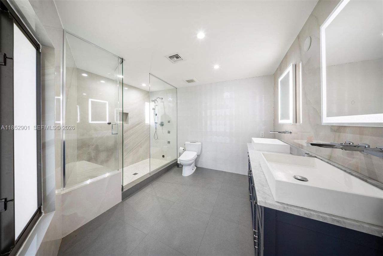 268 S Parkway, Golden Beach, FL 33160 Photo