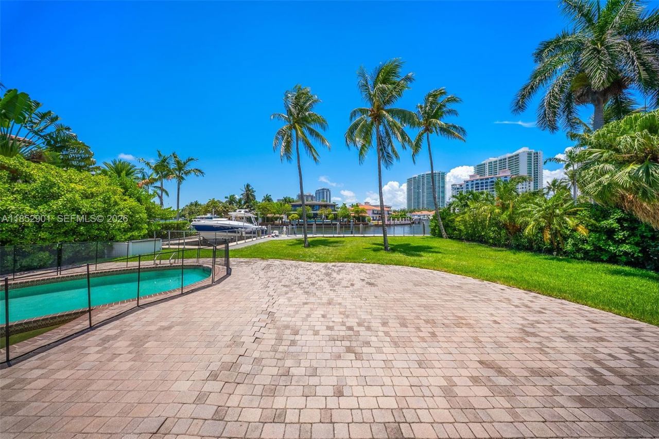 268 S Parkway, Golden Beach, FL 33160 Photo