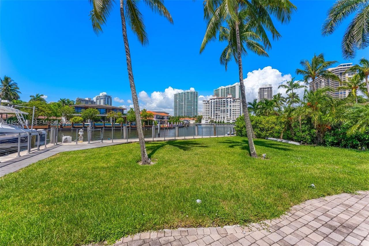 268 S Parkway, Golden Beach, FL 33160 Photo