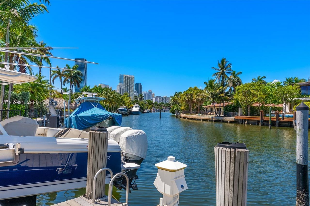 268 S Parkway, Golden Beach, FL 33160 Photo