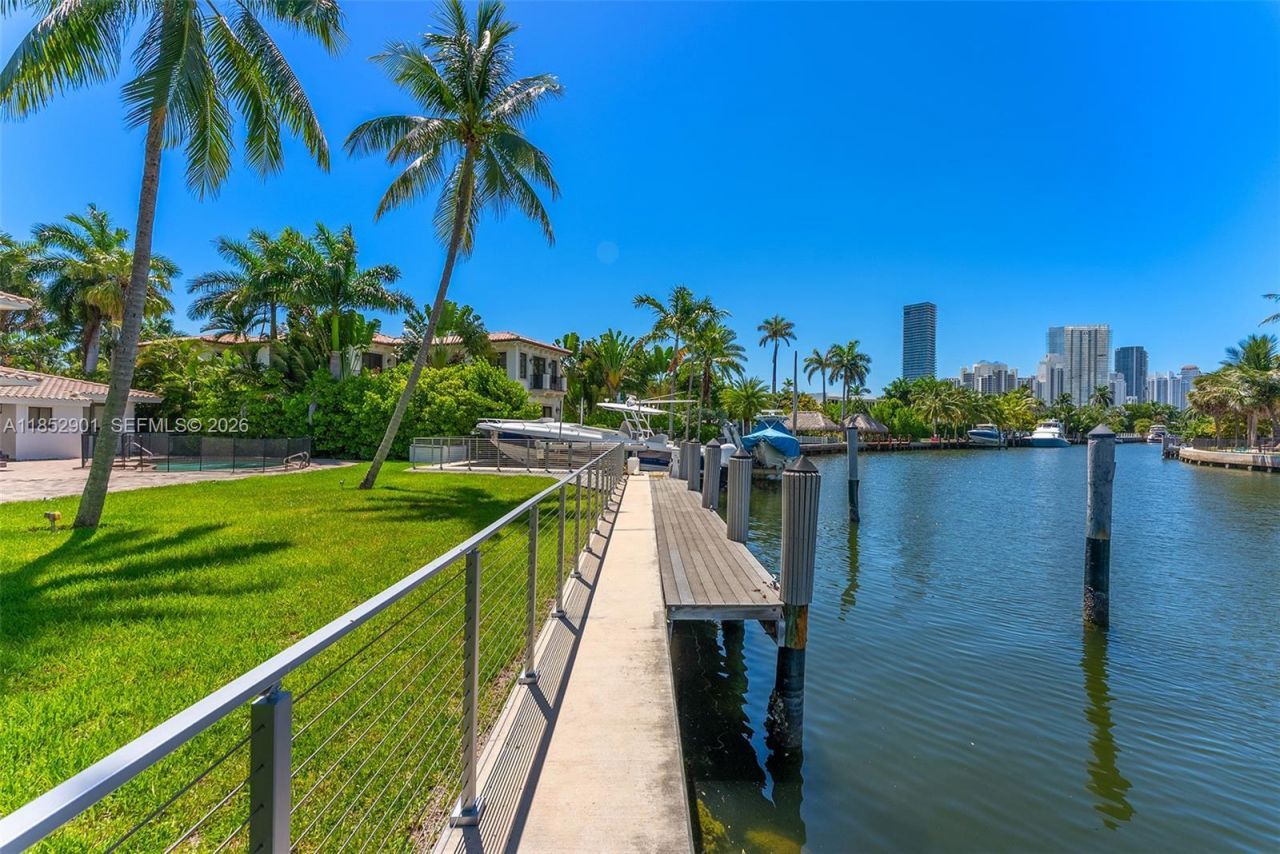 268 S Parkway, Golden Beach, FL 33160 Photo