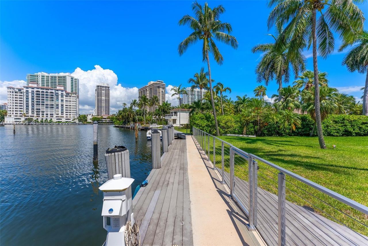 268 S Parkway, Golden Beach, FL 33160 Photo