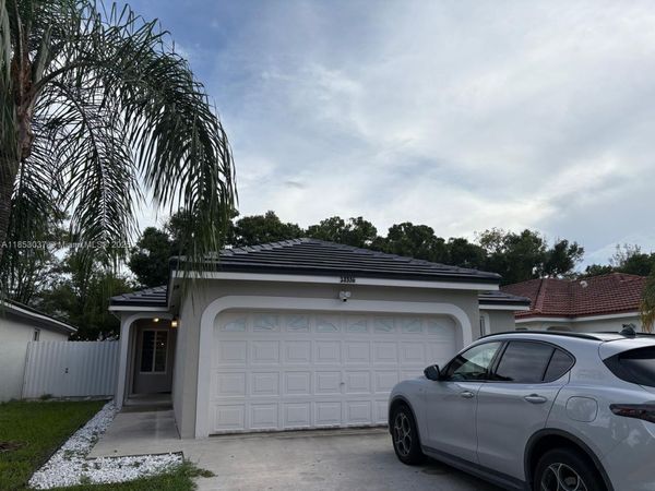 18336 NW 6th St, Pembroke Pines, FL 33029