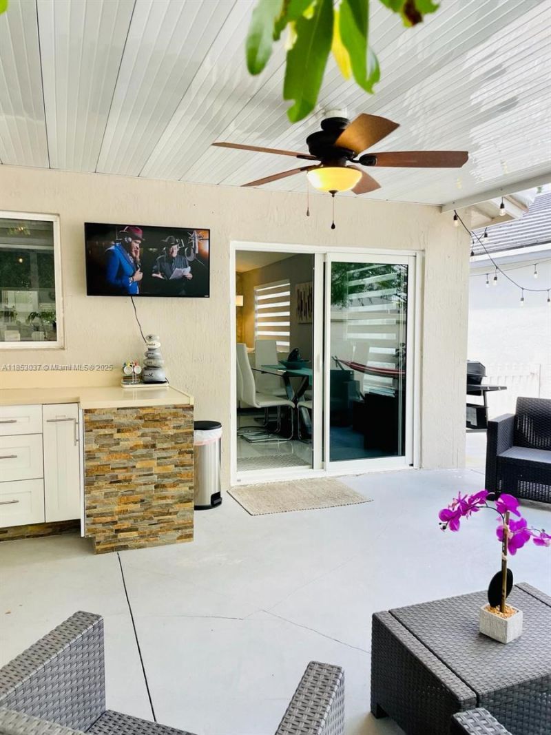 18336 NW 6th St, Pembroke Pines, FL 33029 Photo