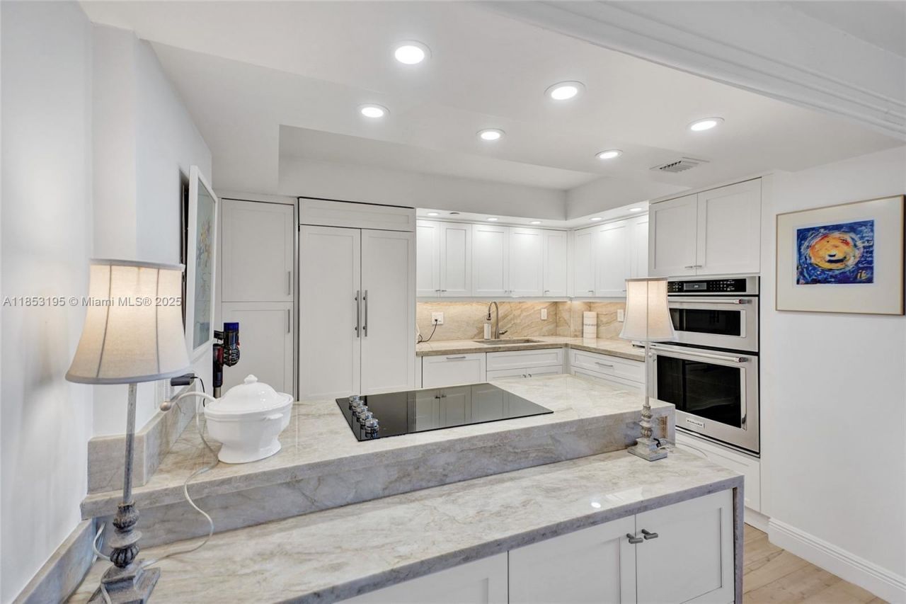 4000 Towerside Ter, Unit PH9, Miami, FL 33138 Photo