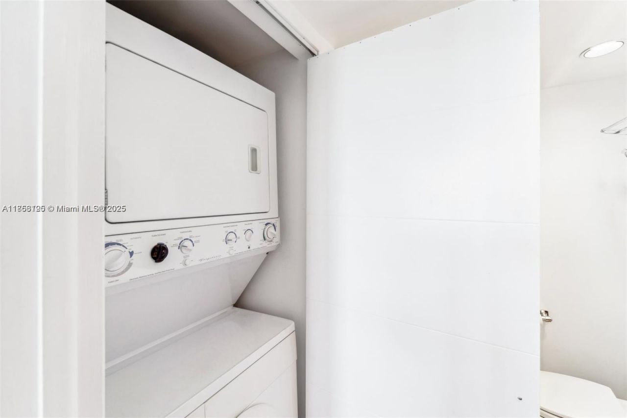 4000 Towerside Ter, Unit PH9, Miami, FL 33138 Photo