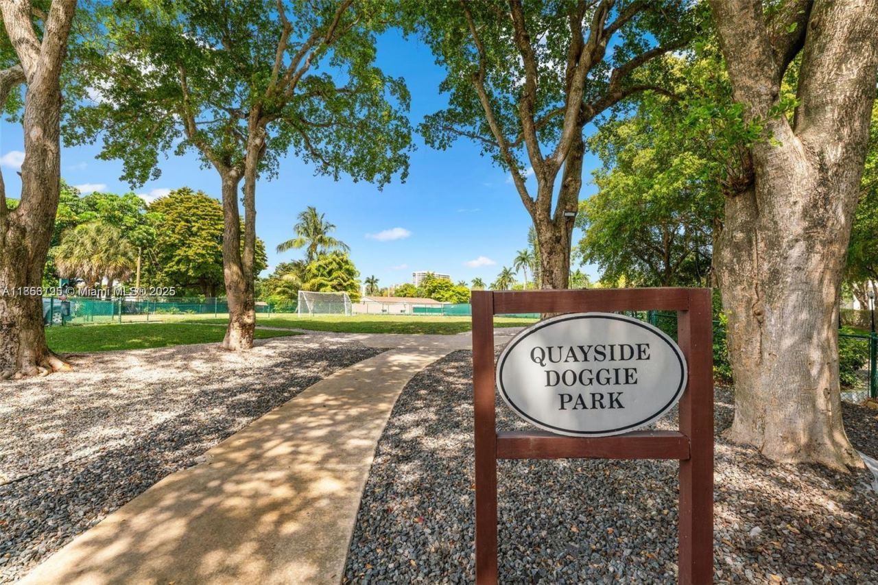 4000 Towerside Ter, Unit PH9, Miami, FL 33138 Photo